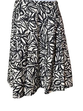 New York & Company Black and White Floral Circle Skirt - Size 2P